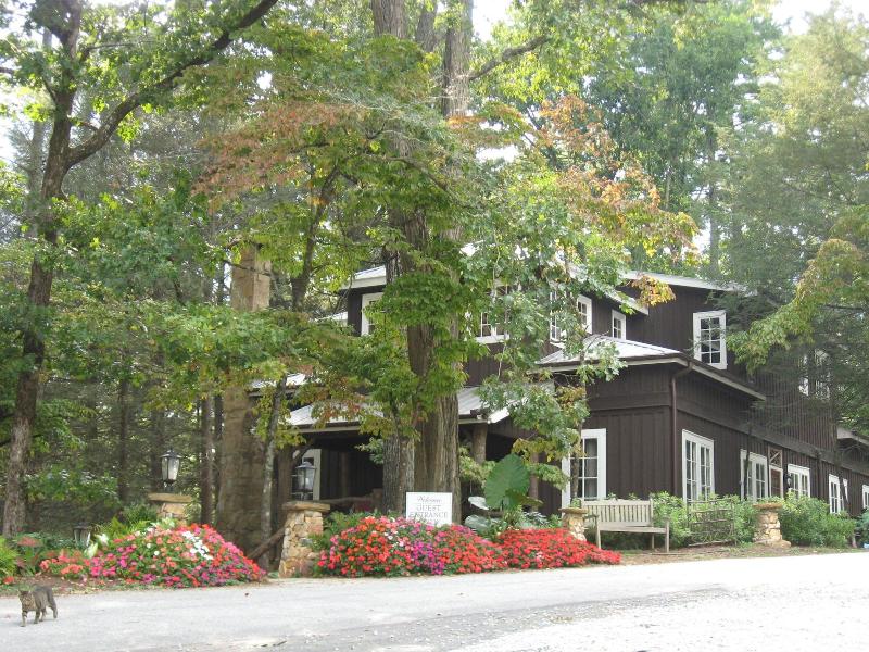 Lake Rabun Hotel & Restaurant image