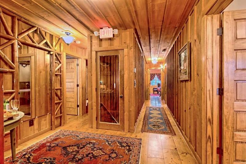 Lake Rabun Hotel & Restaurant image