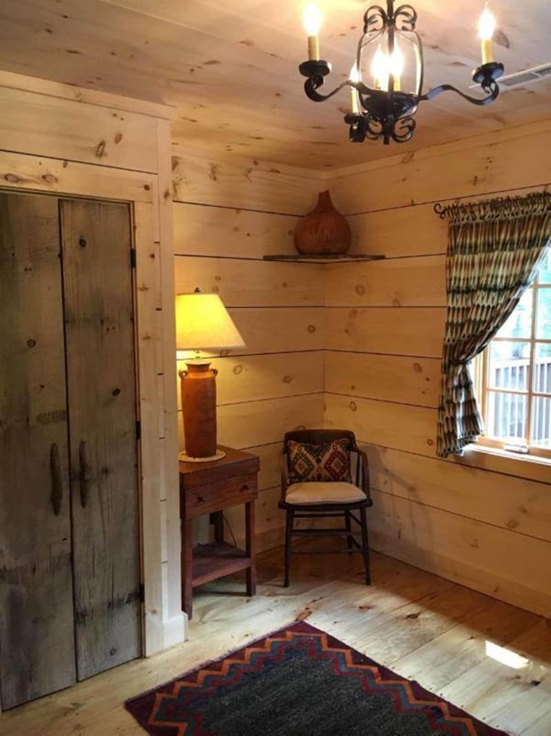 Lake Rabun Hotel & Restaurant image