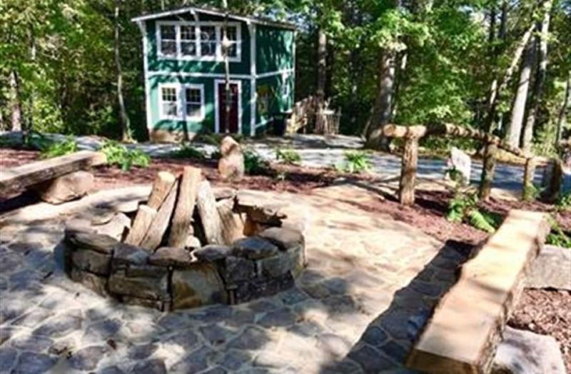 Lake Rabun Hotel & Restaurant image