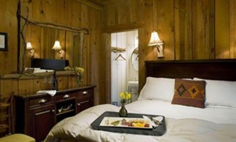 Lake Rabun Hotel & Restaurant image