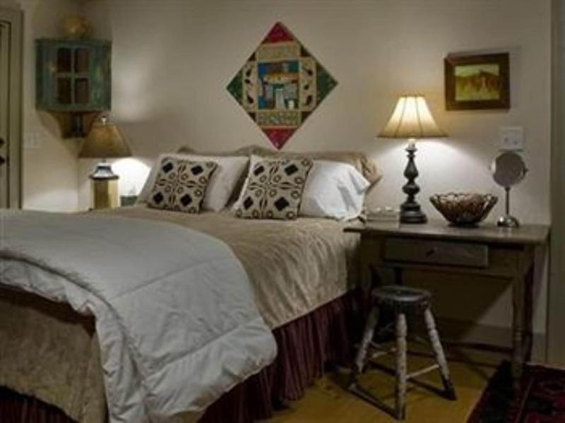 Lake Rabun Hotel & Restaurant image