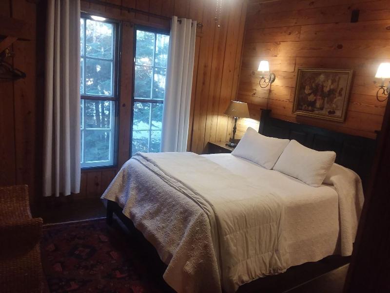 Lake Rabun Hotel & Restaurant image