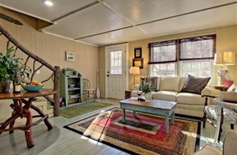 Lake Rabun Hotel & Restaurant image