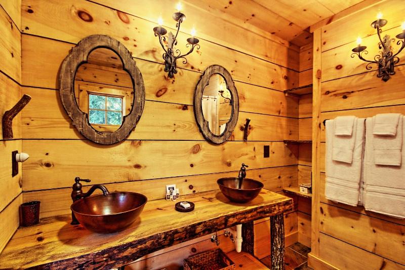 Lake Rabun Hotel & Restaurant image