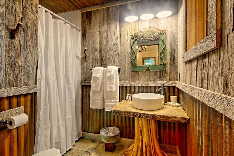 Lake Rabun Hotel & Restaurant image