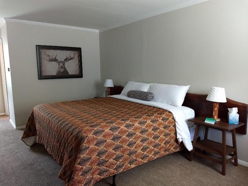 The Lodge At West River image