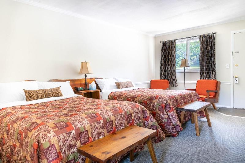 The Lodge At West River image