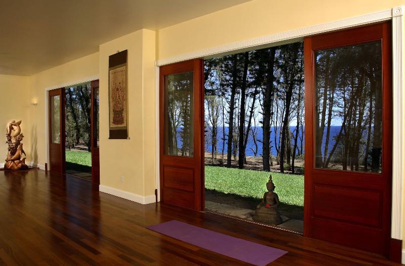 Hawaii Island Retreat image