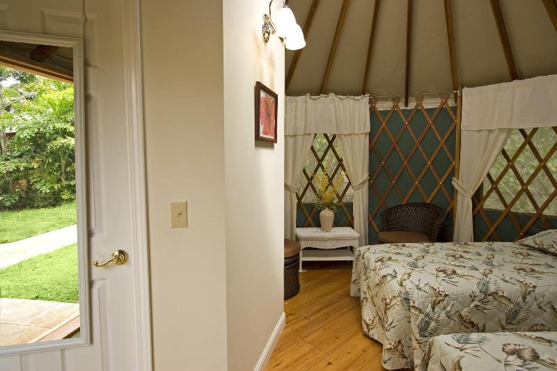 Hawaii Island Retreat image