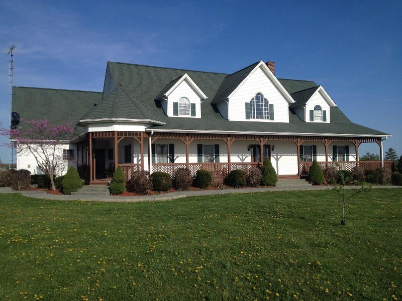 Grabers Green Gables B&B image