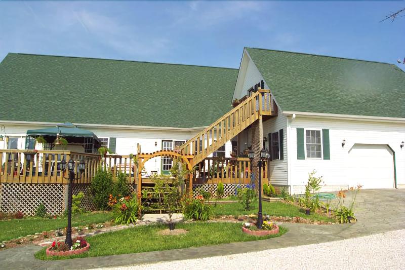 Grabers Green Gables B&B image