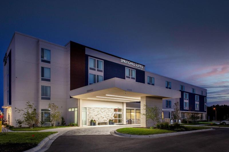 Springhill Suites By Marriott Kansas City North image