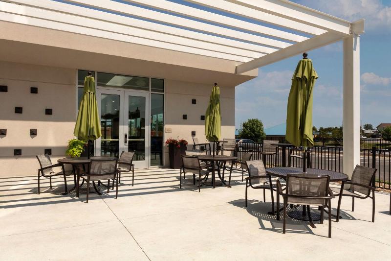 Springhill Suites By Marriott Kansas City North image