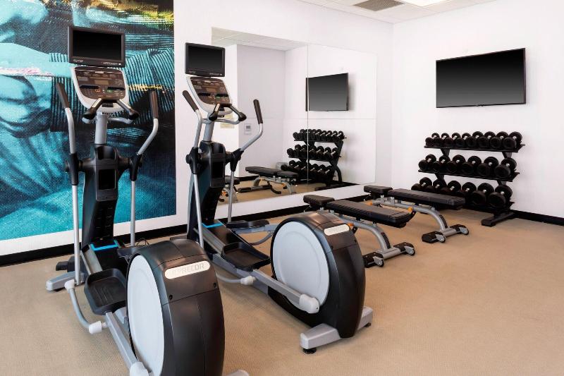 Springhill Suites By Marriott Kansas City North image