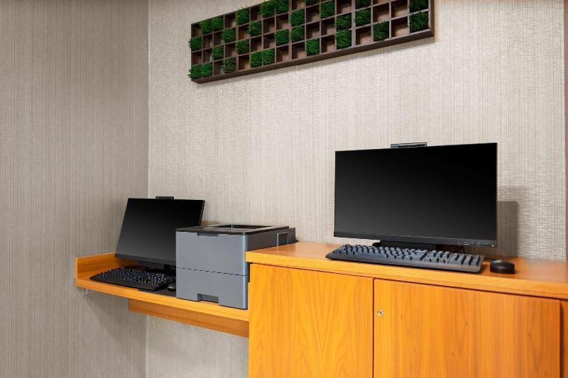 Springhill Suites By Marriott Kansas City North image