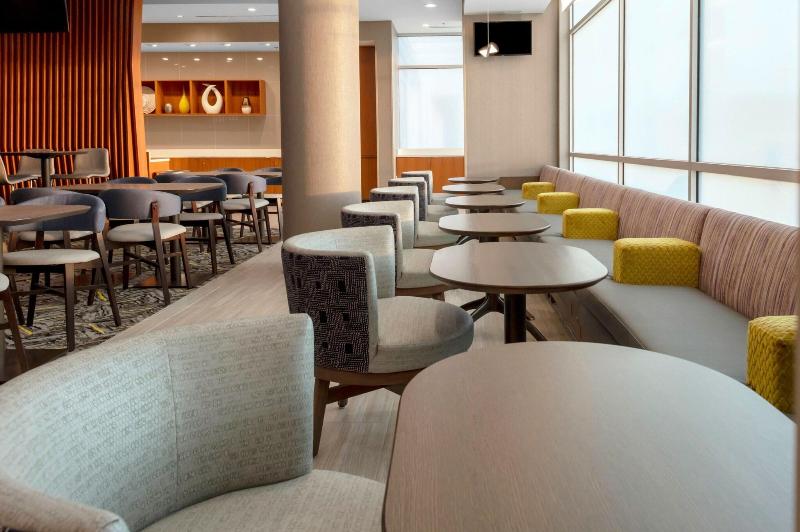 Springhill Suites By Marriott Kansas City North image