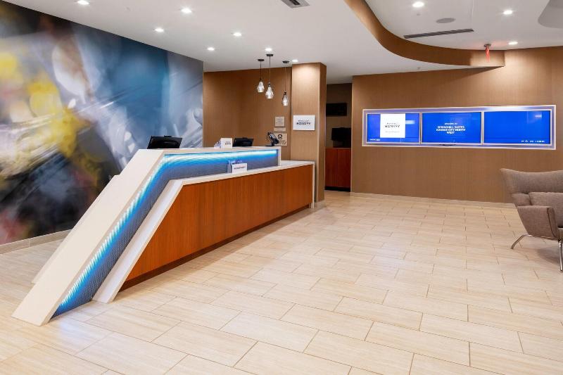 Springhill Suites By Marriott Kansas City North image