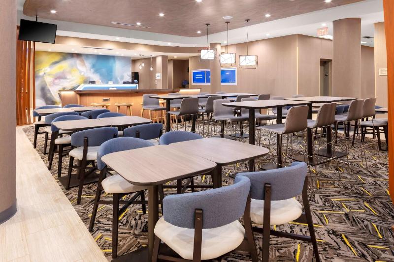 Springhill Suites By Marriott Kansas City North image