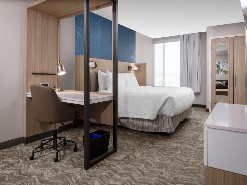 Springhill Suites By Marriott Kansas City North image