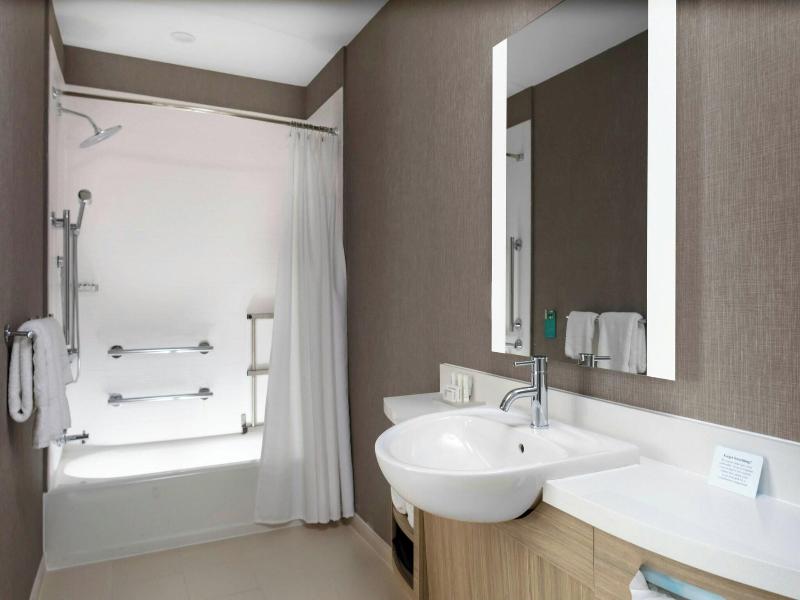 Springhill Suites By Marriott Kansas City North image