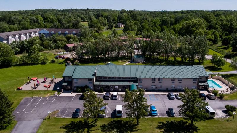 Harvest Inn image