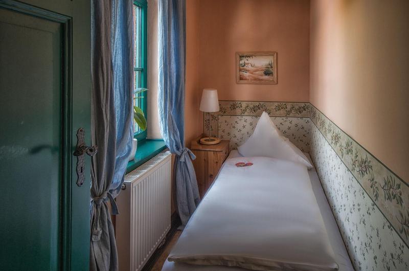 Gasthaus & Hotel Zur Henne image