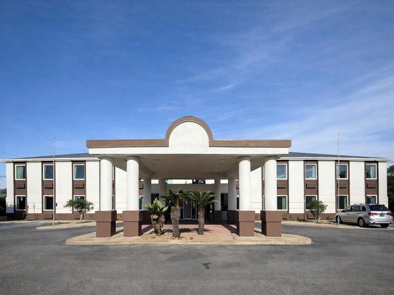 Regency Inn image