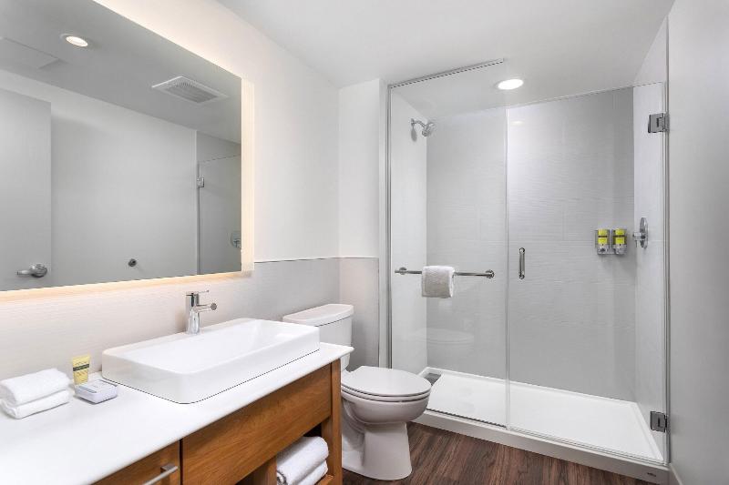 Element Knoxville West image