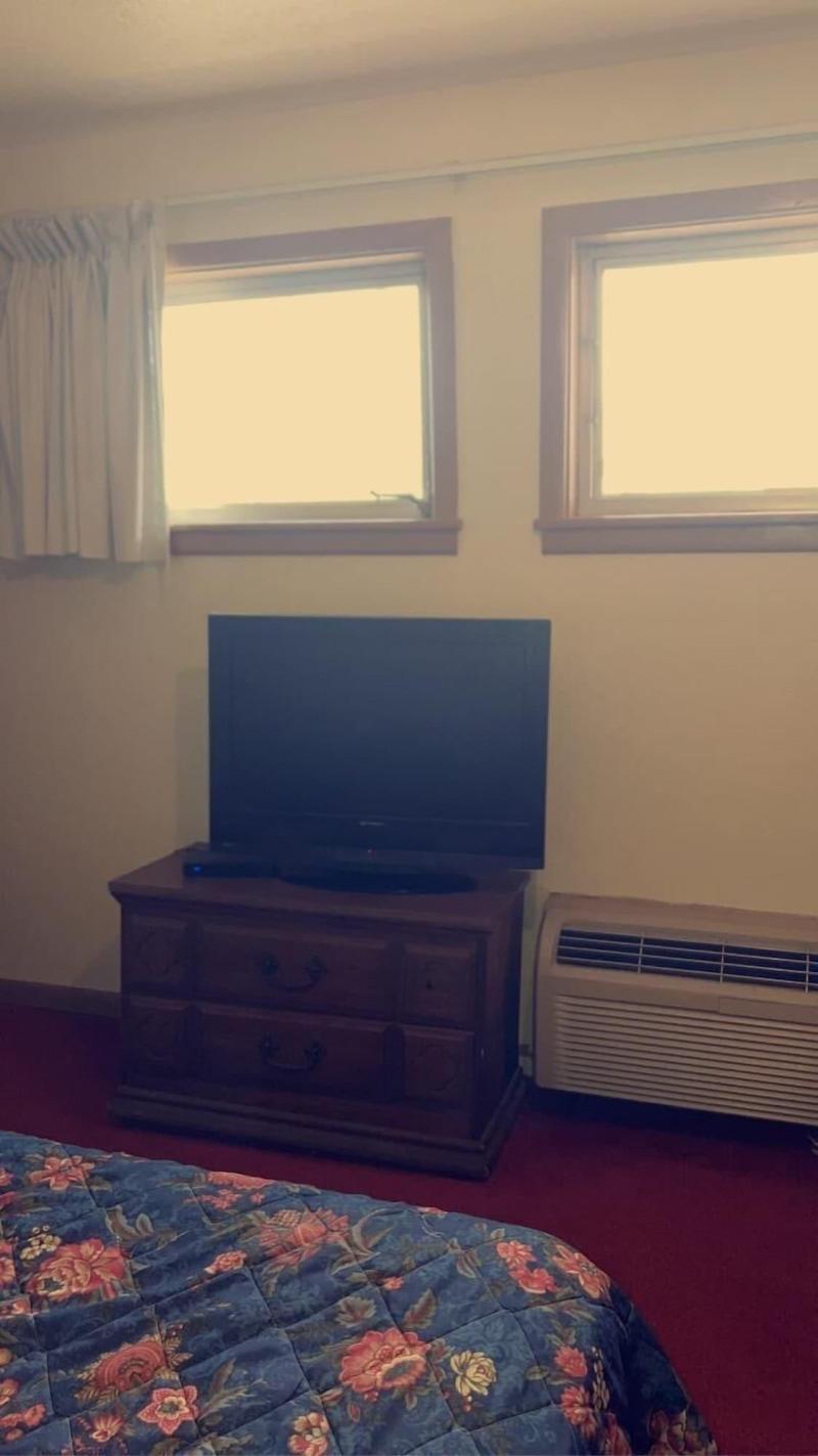Riverview Trout Lodge image