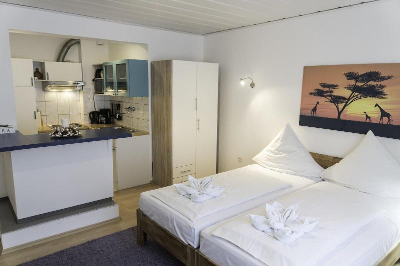 Apartmenthaus Am Achteck image