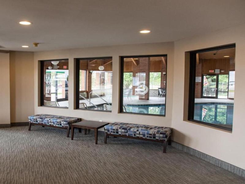 AmeriVu Inn & Suites