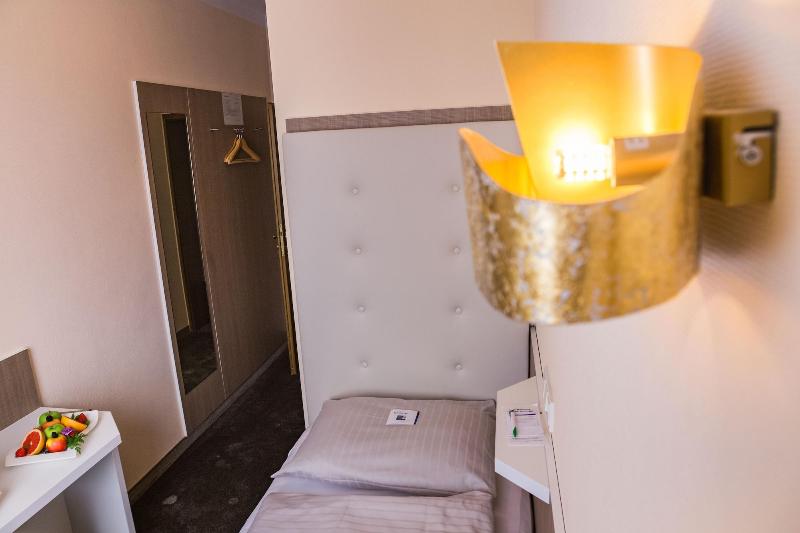 Hotel Zur Krone image