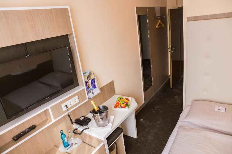 Hotel Zur Krone image