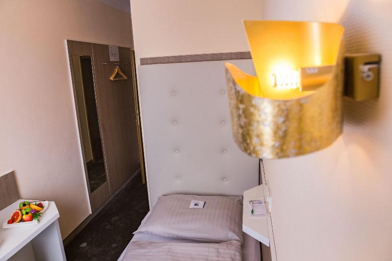Hotel Zur Krone image