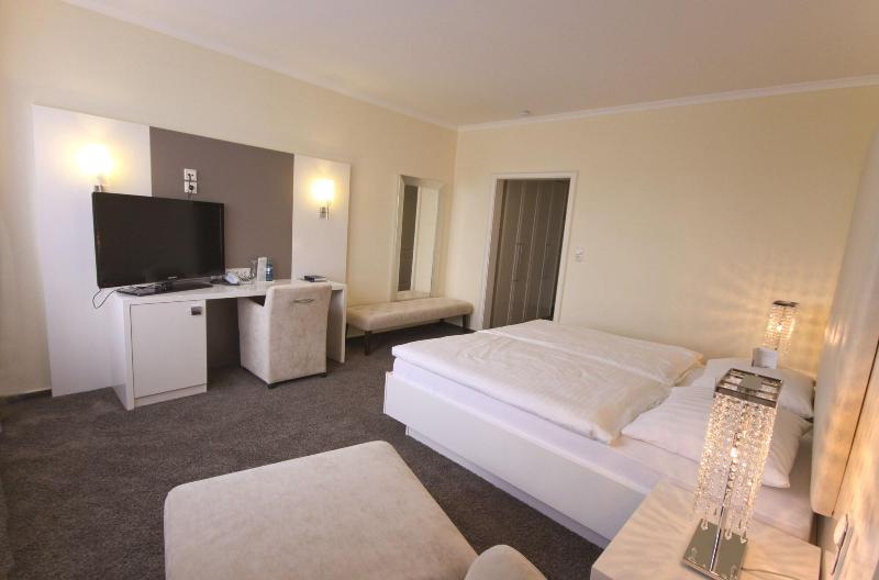 Hotel Zur Krone image