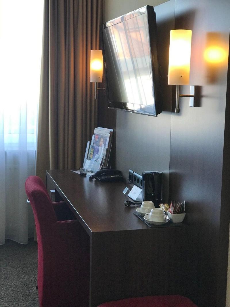 Hotel Zur Krone image