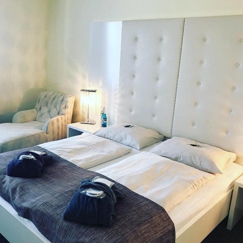 Hotel Zur Krone image