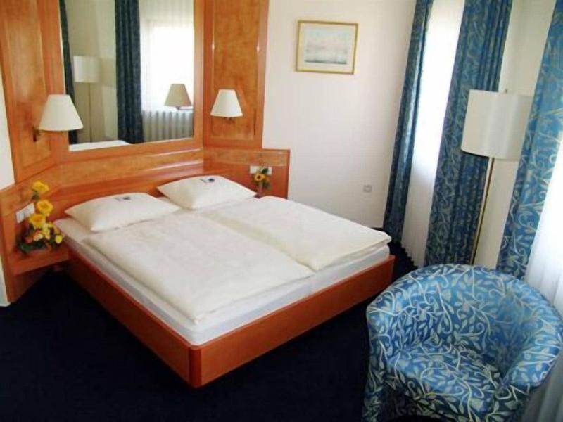 Hotel Zur Krone image
