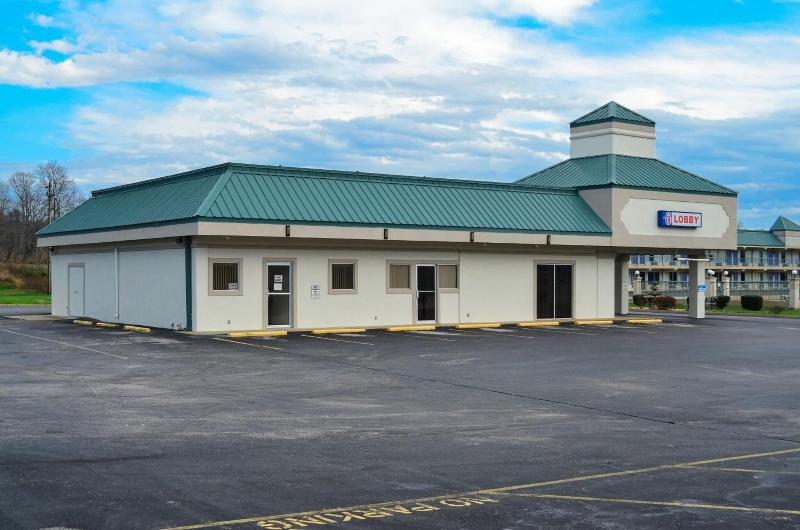 Motel 6 Pulaski, TN image