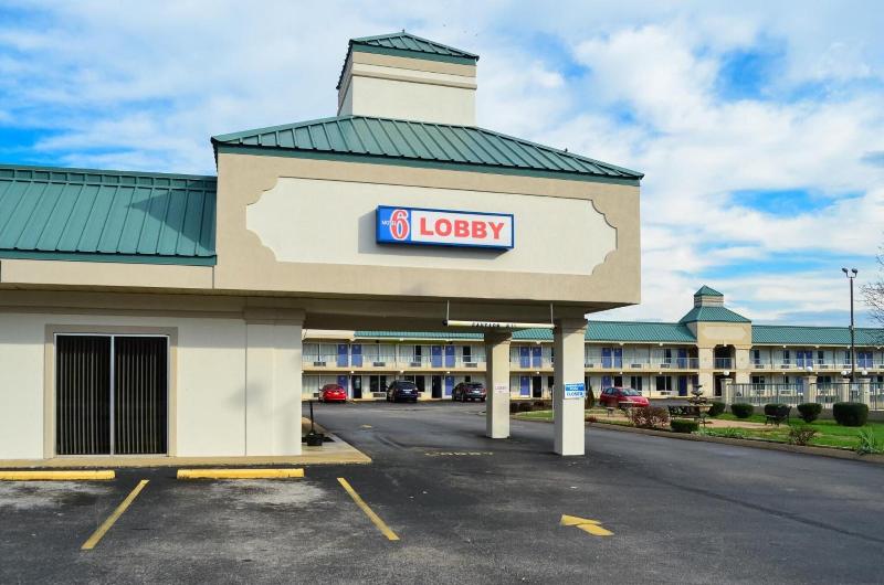 Motel 6 Pulaski, TN image