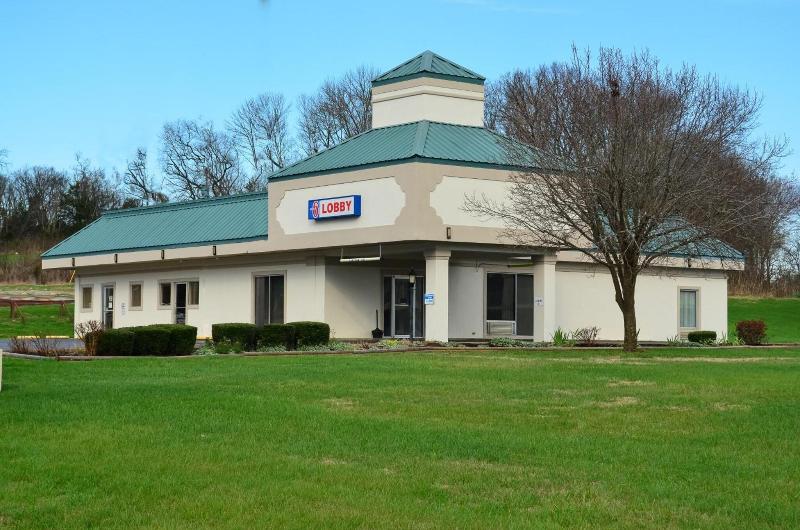 Motel 6 Pulaski, TN image