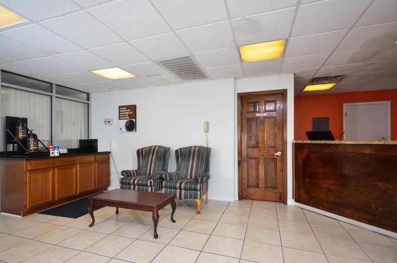 Motel 6 Pulaski, TN image