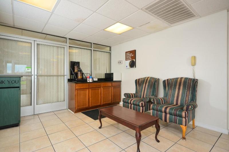 Motel 6 Pulaski, TN image