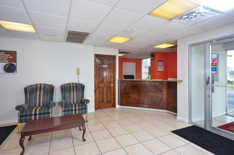 Motel 6 Pulaski, TN image