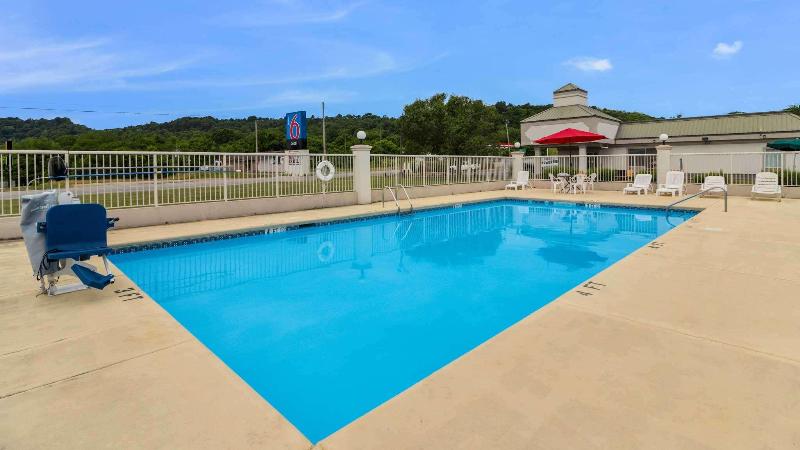 Motel 6 Pulaski, TN image