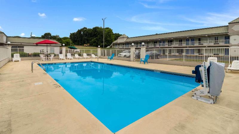 Motel 6 Pulaski, TN image
