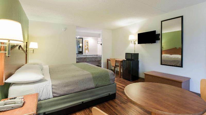 Motel 6 Pulaski, TN image