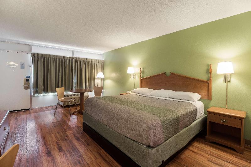 Motel 6 Pulaski, TN image