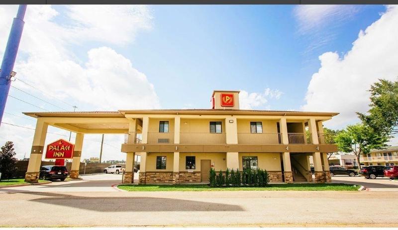 Palace Inn Conroe image